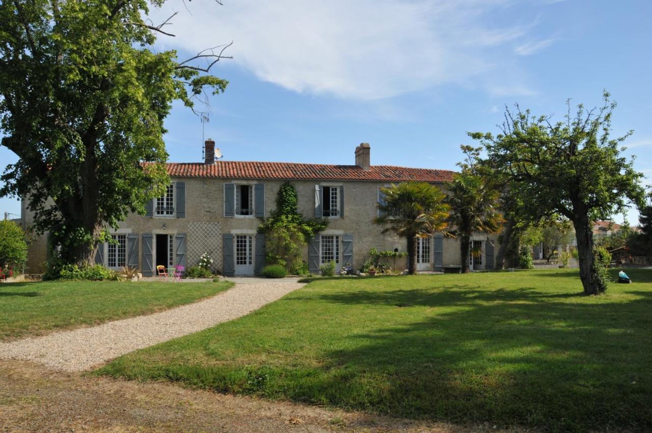ホテルLe Logis De La Venerie オロンヌ・シュル・メール エクステリア 写真